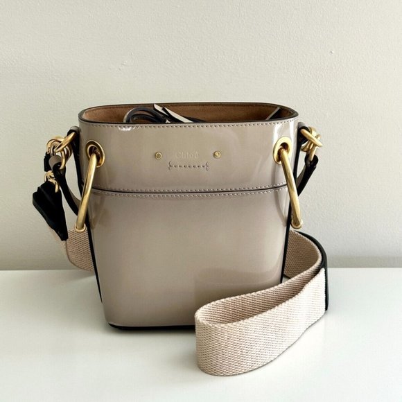 CHLOE Roy Small Gray Patent Leather Bucket Crossbody 2 Way Bag - Picture 3 of 13